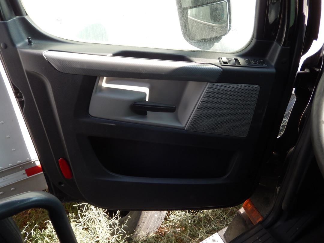 2019 FREIGHTLINER CASCADIA - Image 17